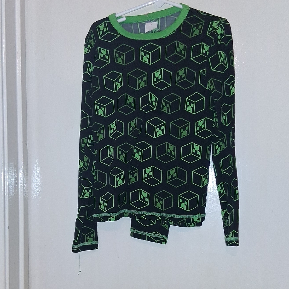 Black and Green Geometric Long Sleeve Shirt